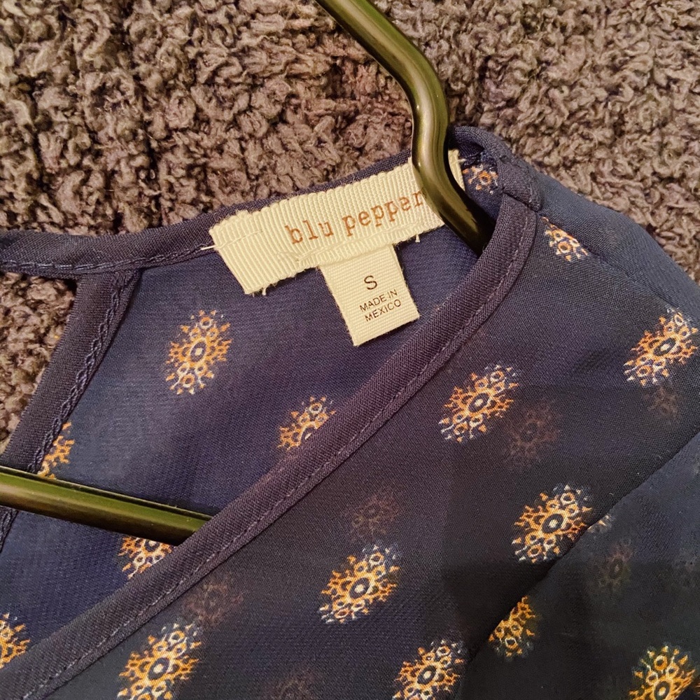 Blu Pepper-Mesh Top - Picture 3 of 3